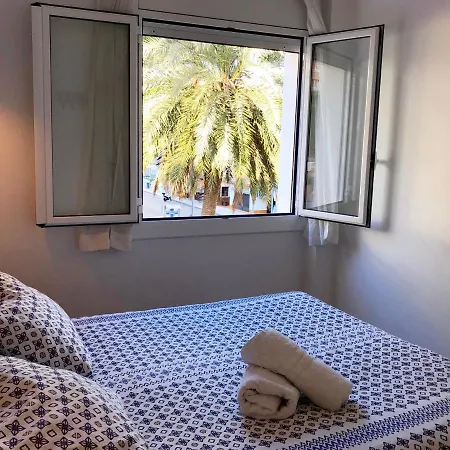 Aquarium Apartment