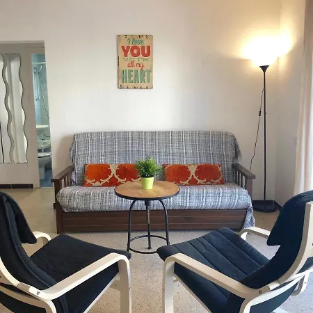 Aquarium Apartment Roses